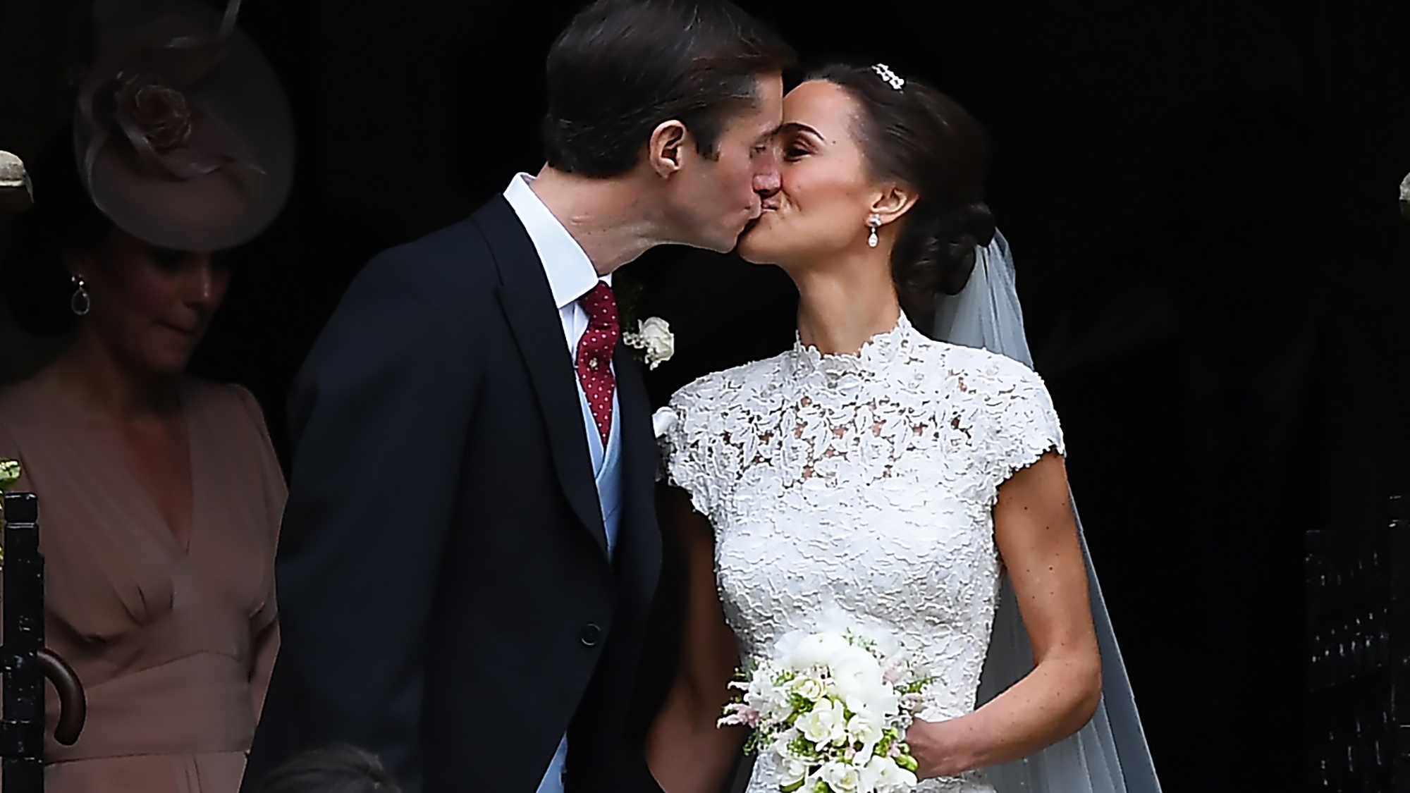 Pippa Middleton's wedding to James Matthews sealed with a kiss - Wiltshire Times