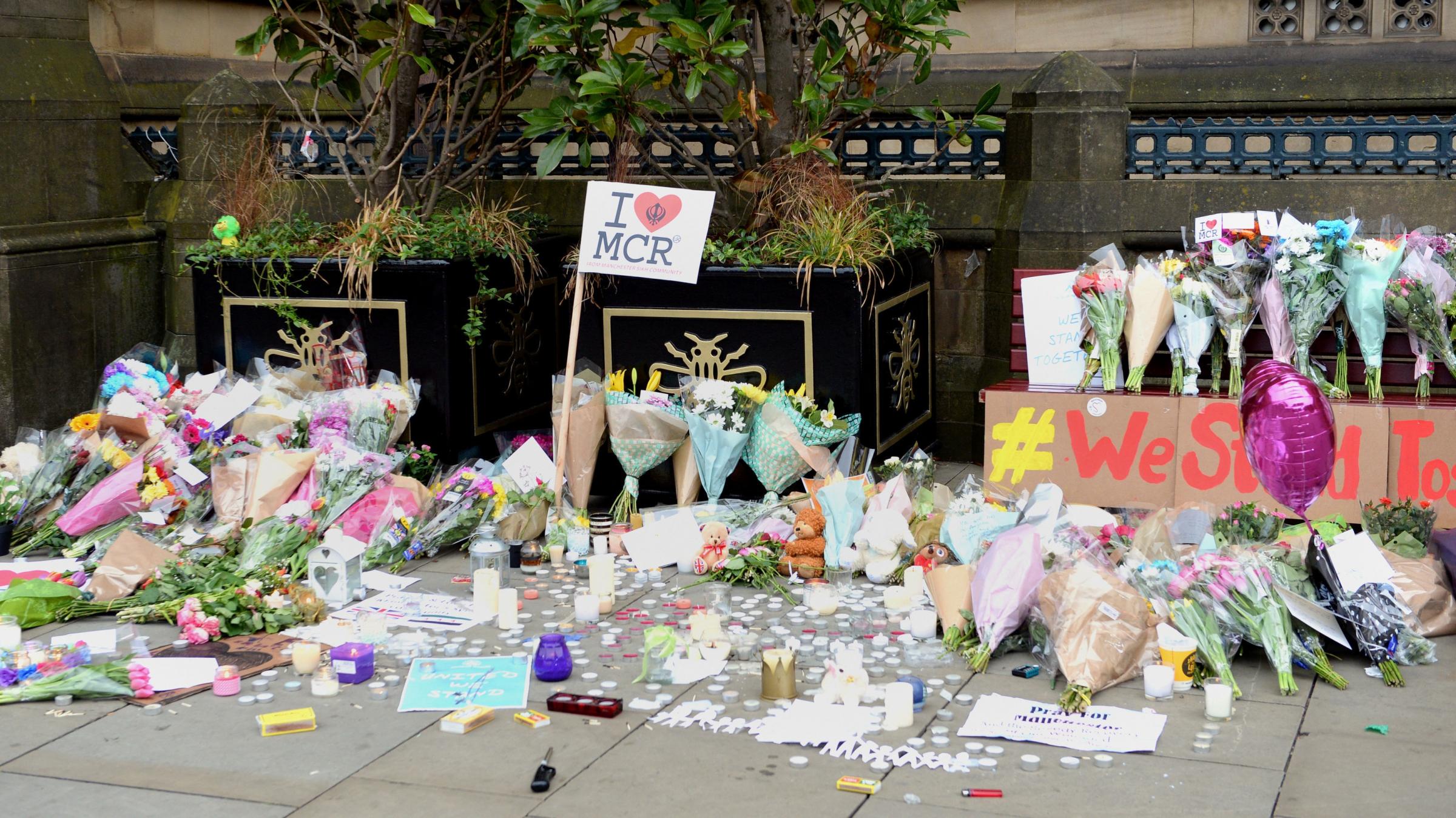 Manchester terror attack police investigating 'network' over concert bombing - Wiltshire Times