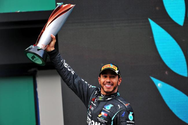 arm marionet blad Seven-time F1 world champion Lewis Hamilton gets a knighthood in Queen's  New Year honours | Wiltshire Times