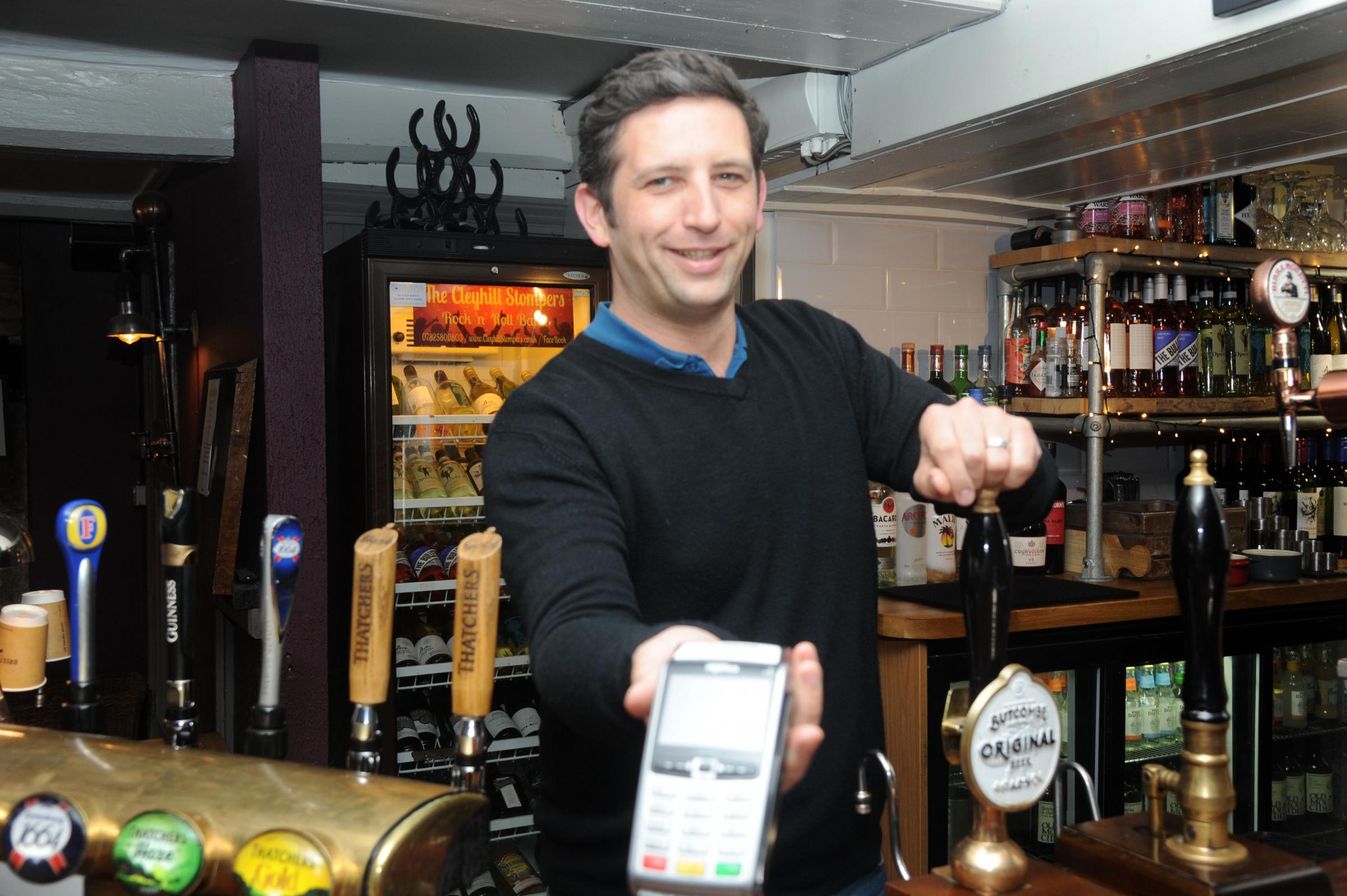 Country pubs are now card-only – but not all customers like it - Vimarsana News