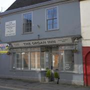 The Organ Inn in High Street, Warminster, remains closed while waiting for new managers to take over.